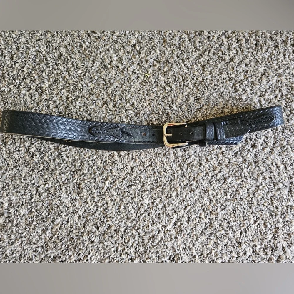 Boston leather Black Textured Leather Belt with Silver-Tone Buckle